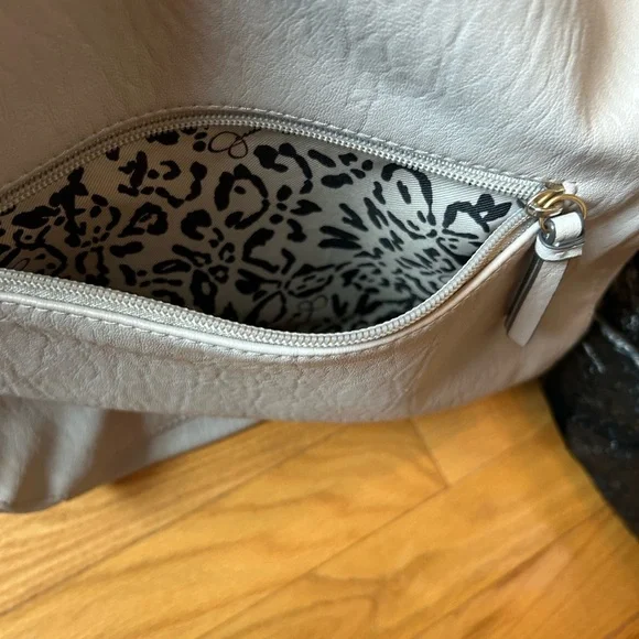 Jessica Simpson Gray Shoulder Bag with Metallic Detail - Picture 8 of 11